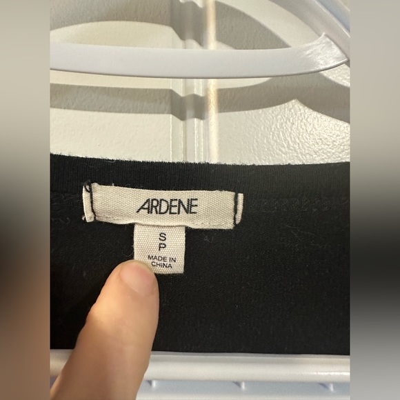 Arden’s long sleeve with shoulder detail - Picture 2 of 3